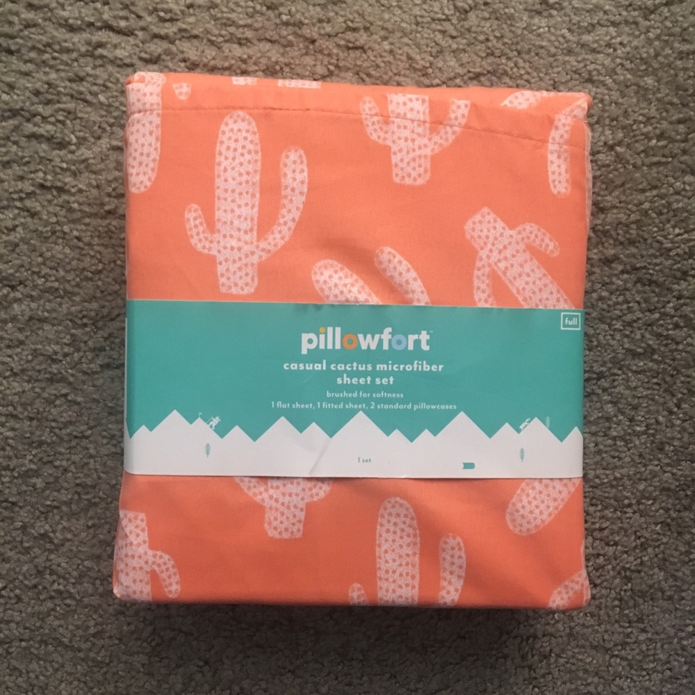 Pillowfort cactus microfiber sheet set.